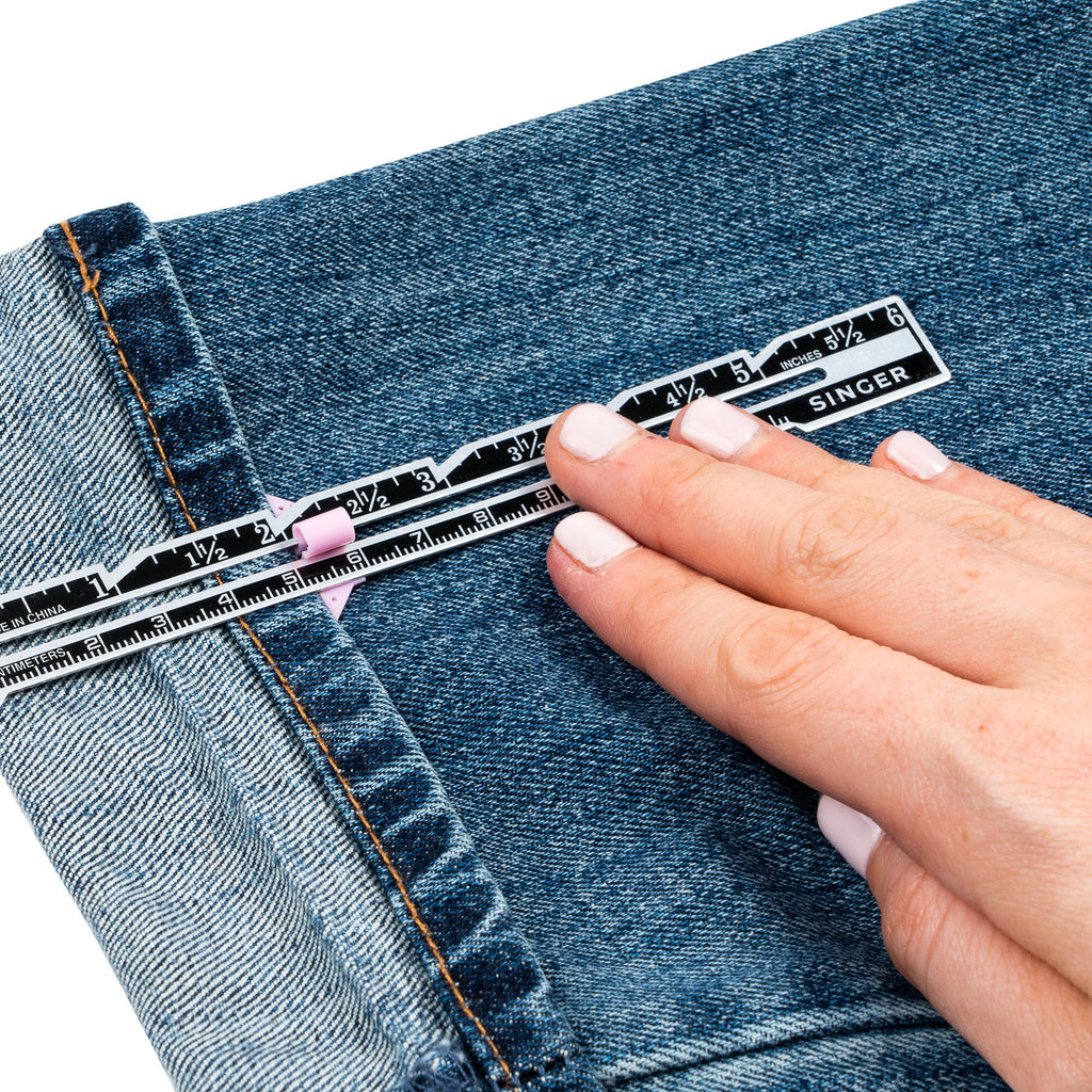SINGER® Beginner’s Sewing Kit